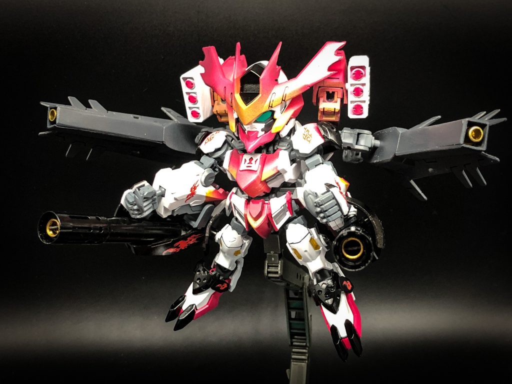 バックパックのメイスは分離してSDならではの可変武器にしました!!
まずは腕と同じく火炎放射器