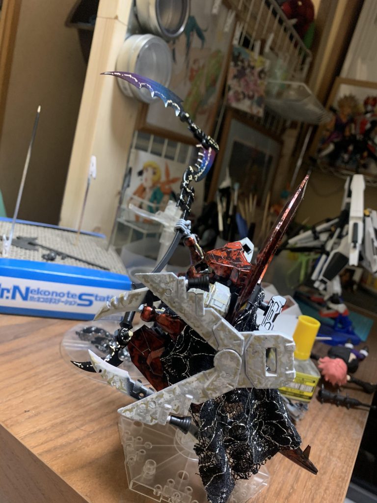 シールドはマニピュレーター操作で攻防一体