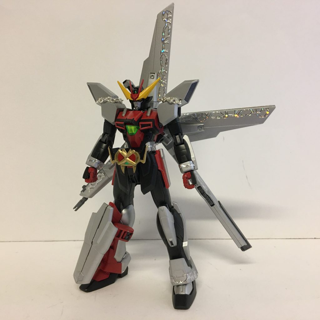 キバのカラーリングを確認しながら色分け塗装して、肩の装飾も100均のチェーン⛓で再現しました。