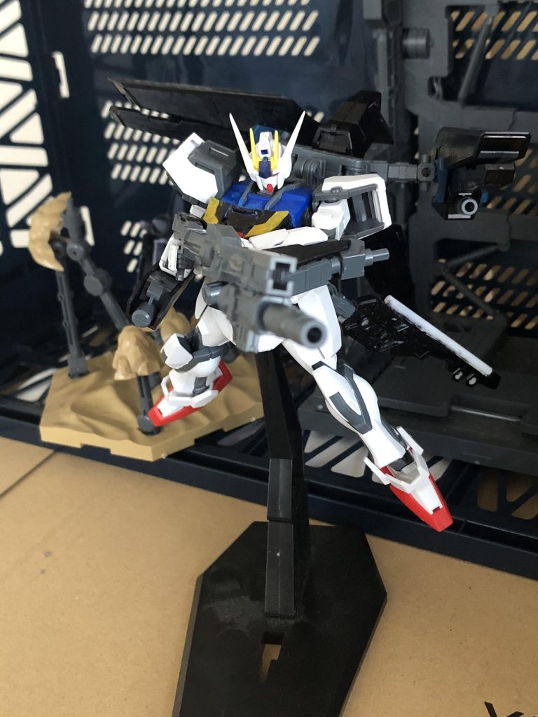 この機体の武器多分レールガンだと思うんだけど作りが全く分かりませんでしたごめんなさい(ToT)