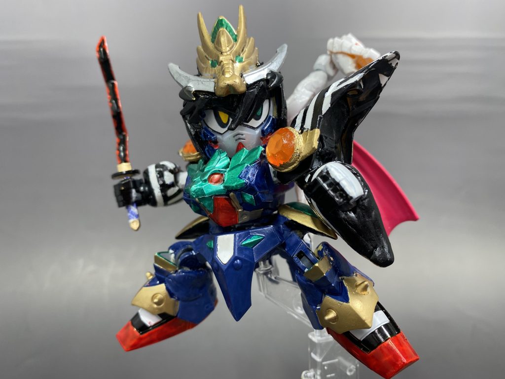 袖はマスキング大変でした。刀は初めて曲げることにチャレンジしました。