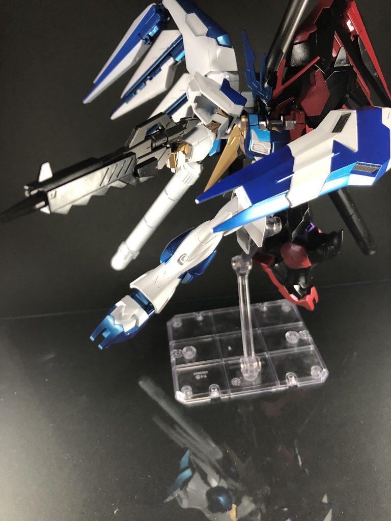 HGHi-νの箱絵っぽいポージングです。
当たり前ですが似合いますね。