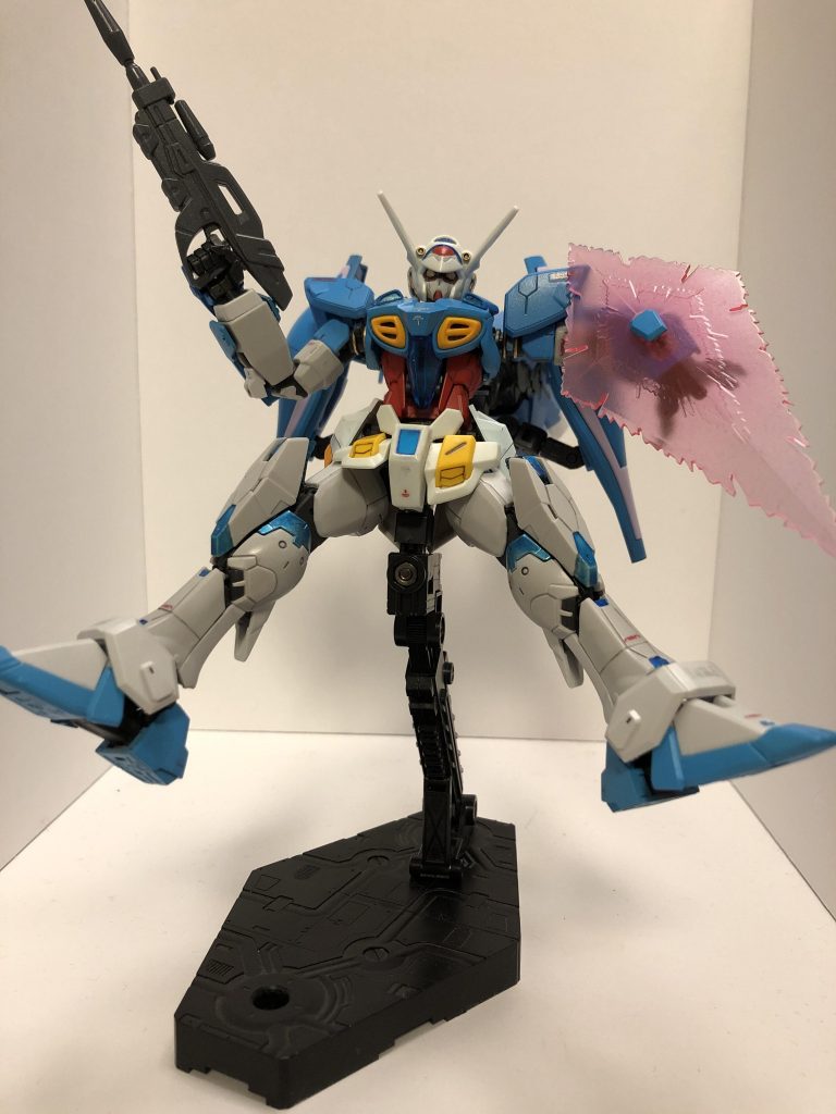 ここからは劇中のポーズを！
腕部のバッテリーはバックパックに懸架する事もできます。