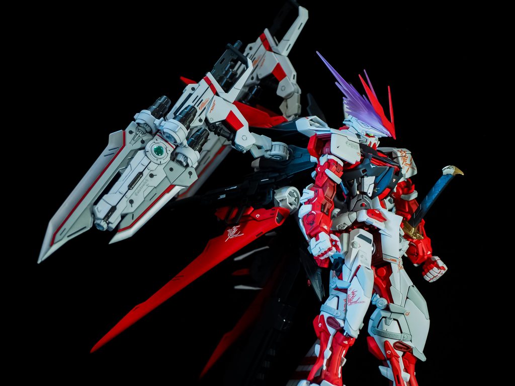 本体だけですが、1度組んだ事があるキットだったので、サクサク組むことが出来ました。
強いて言うなら、スミ入れとデカールがめんどくさかったですね(´ﾟωﾟ｀)
あらぬとこにスミが入り込んだり、凸凹したとこにデカール貼ったりで大変でした。