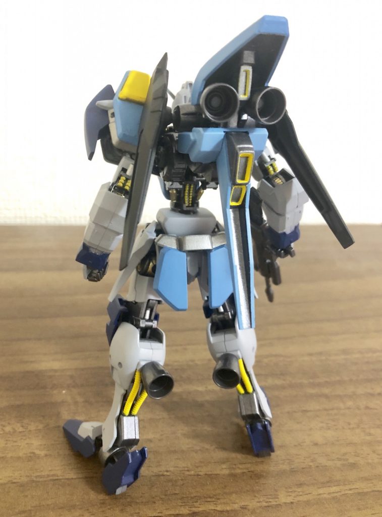 背面、ちょっとごちゃごちゃし過ぎたかな！？とか思いますがなんだかんだ気に入ってます。