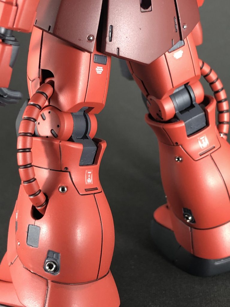 足のスラスターは、大小異なるメタルノズルを使用しました。