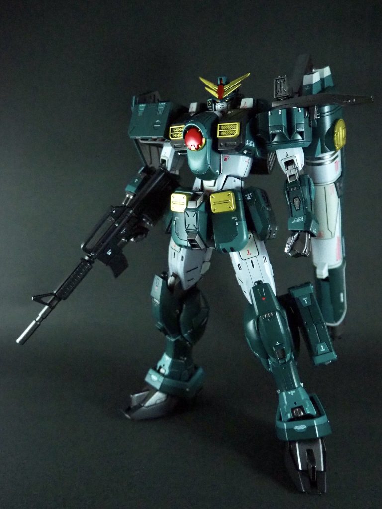 オリジナル武器のカービンライフル
プラ板、プラ棒でのフルスクラッチで製作
ガンダムであるからには一つくらい手持ちの銃が欲しいと思って製作
デザインは実在するカービンライフルのAKライフルを多少デフォルメ