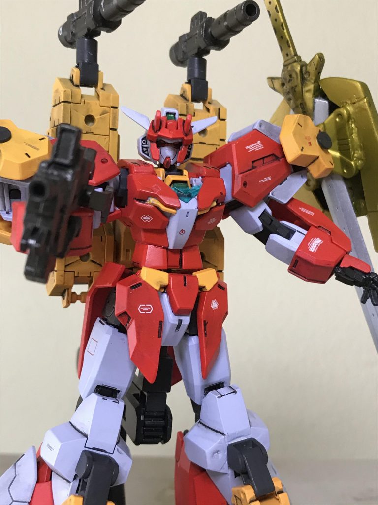 右手に 装備する グランドブラスター
30mm アルト武装 サブマシンガンを
そのまま使用しました。