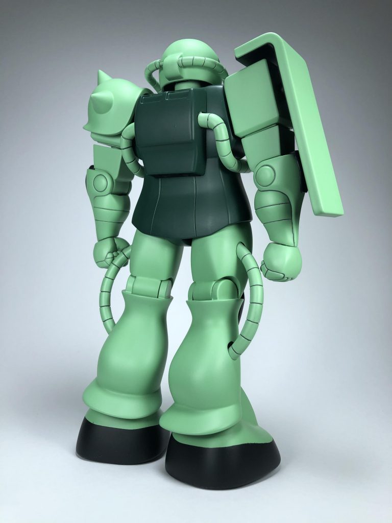 ザクのたくましい後ろ姿。