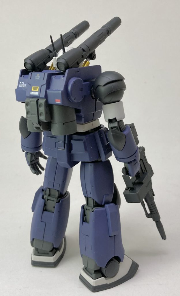 青いガンキャノンといえば重装型。それを意識しつつランドセルを重装型の軽装版（なにそれ）みたいな感じにしました。