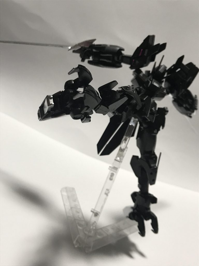 足はクローになっていて潰す事ができる