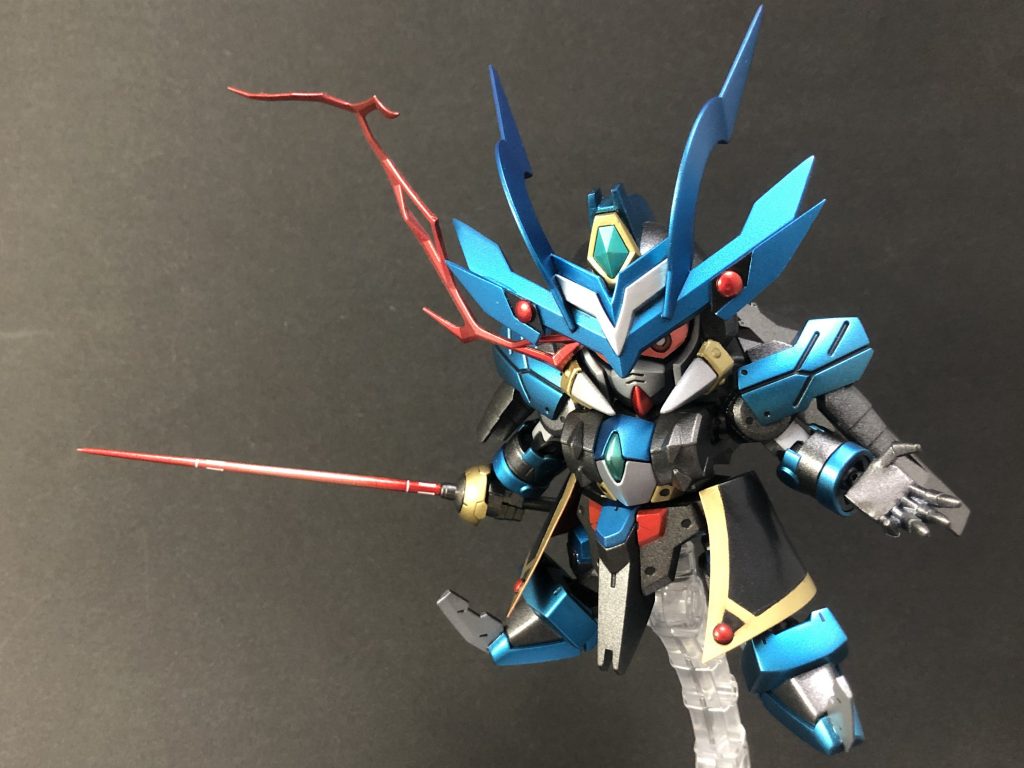 「俺では無理かもしれない。しかし、俺たちならば！」

アインの魂を解放し、肉体に憑依させる阿頼耶識モード。ツノ飾りの宝玉は阿頼耶識type-eをイメージしました。