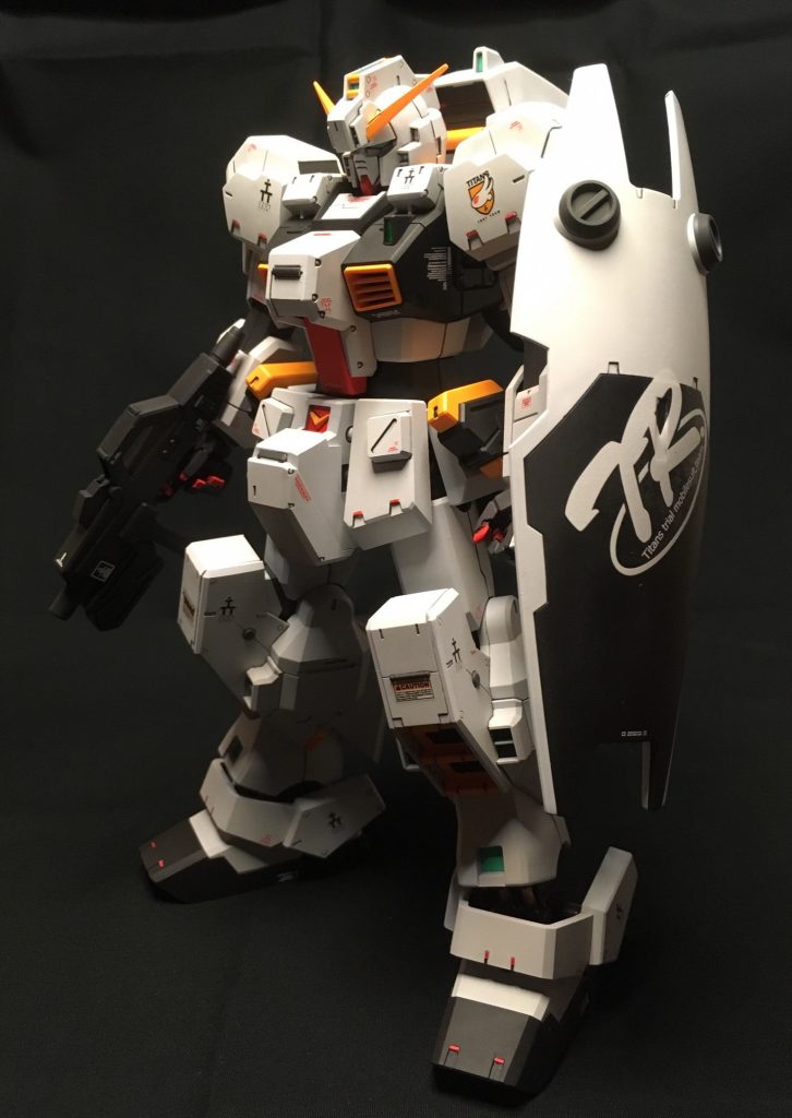 シールドブースターではない方のシールドもあります。大判のデカールは初めてだったためTRのマークが少しシルバリングしてしまっているのは今後の課題ですね。