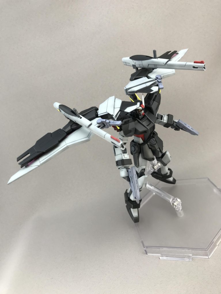 リニアガン
ポリキャップ接続で可動します。持ち手は彫ってUVレジンを入れてセンサーにしました。