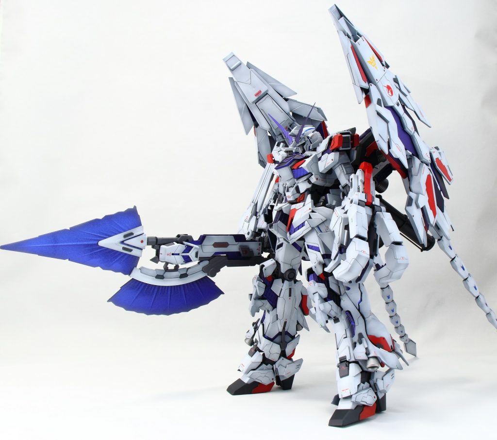 本体であるユニコーンはスタイルを大幅に見直しより力強いシルエットをめざさはました。