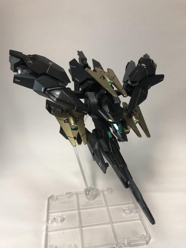 ウホヌスアーマー
ウラヌスアーマーに似たゴリラのような何か。もちろん頑丈かつスピードが出るように作られている
どれくらい硬いかと言うとウホヌスアーマーを敵にぶつけると敵を串刺しにしてロンギ◯スの槍ごっこができるくらいには硬い