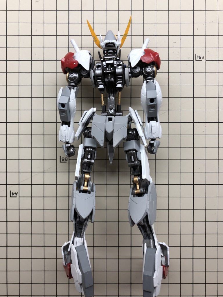 フレームはメタリックで塗装。一部ゴールドも入れてます