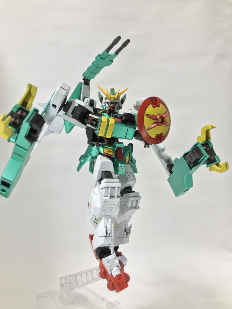 この機体の最大の特徴は両腕に装備されている　ツインドラゴンアーム
相手への直接打撃は勿論、強力な火炎放射器でもある