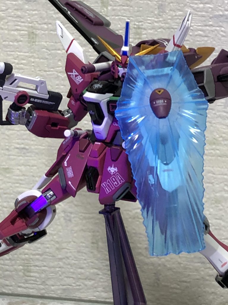 センサーやビームエフェクトは蛍光塗料を使用しています