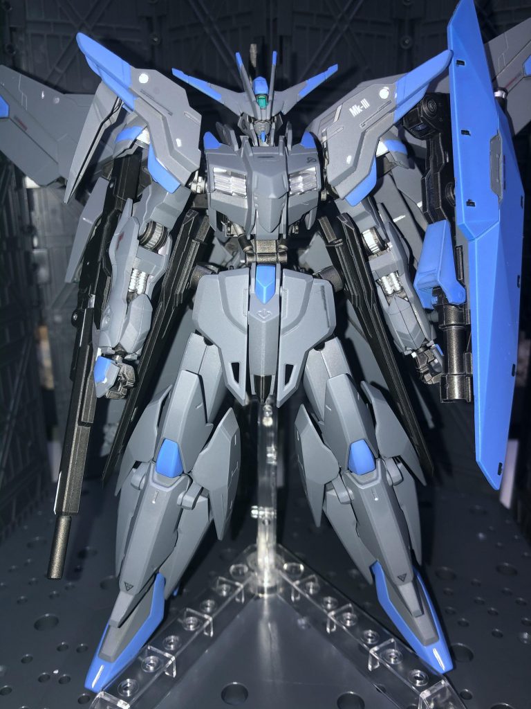 重装備系やよりガンダムって感じがするのが個人的に好きなので、両足はガッチリしているテルティウムガンダムを使いました。
カラーリングは、特に何かを意識とかはなく自分が好きなカラーリングにしてみました。
気がついたらG-3カラーに近い感じになってました笑