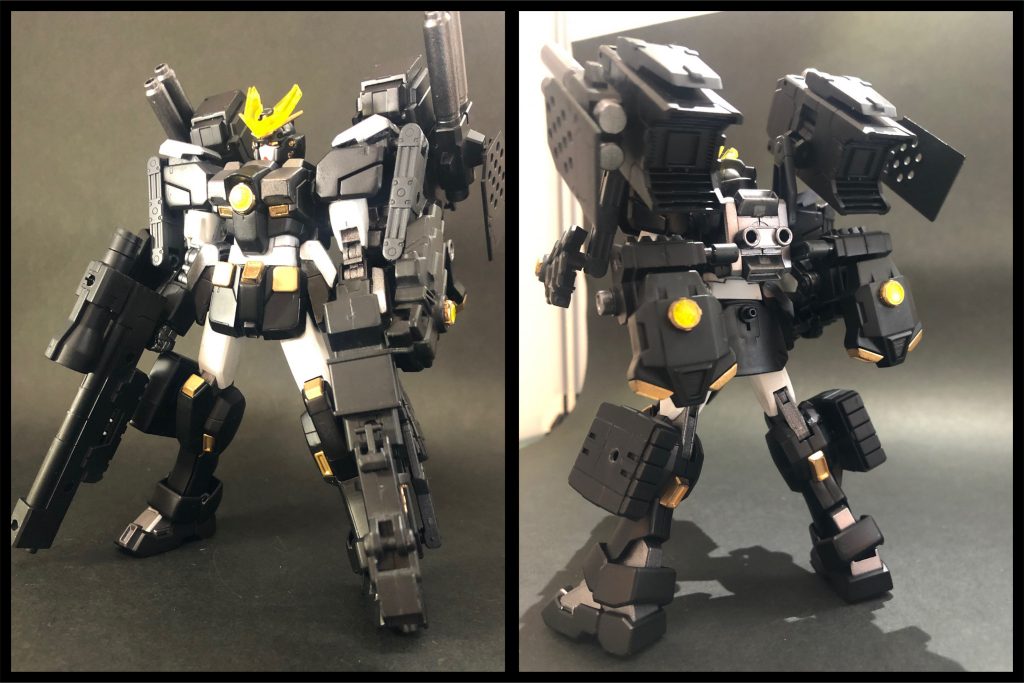 ## クロガネ・高火力形態
戦車の砲塔部分を分解し、装備した形態。
レイキの火器をほぼ装備しているため、火力は申し分無い。ただ、背中にスラスターを装備しているとはいえ、重量多過ゆえに速くは動けない。
マシンガン(左)とライフル(右)は反動が大きくブレやすいため、サブアームでの補助が必要。