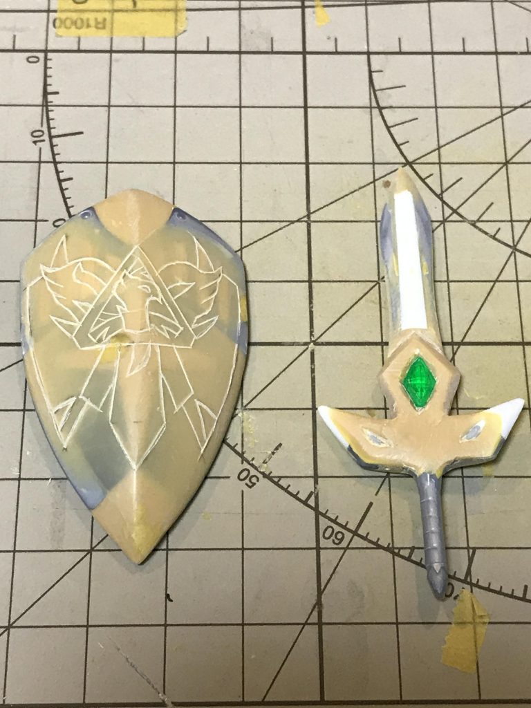 剣と盾は騎士ガンダムのものをベースにしています