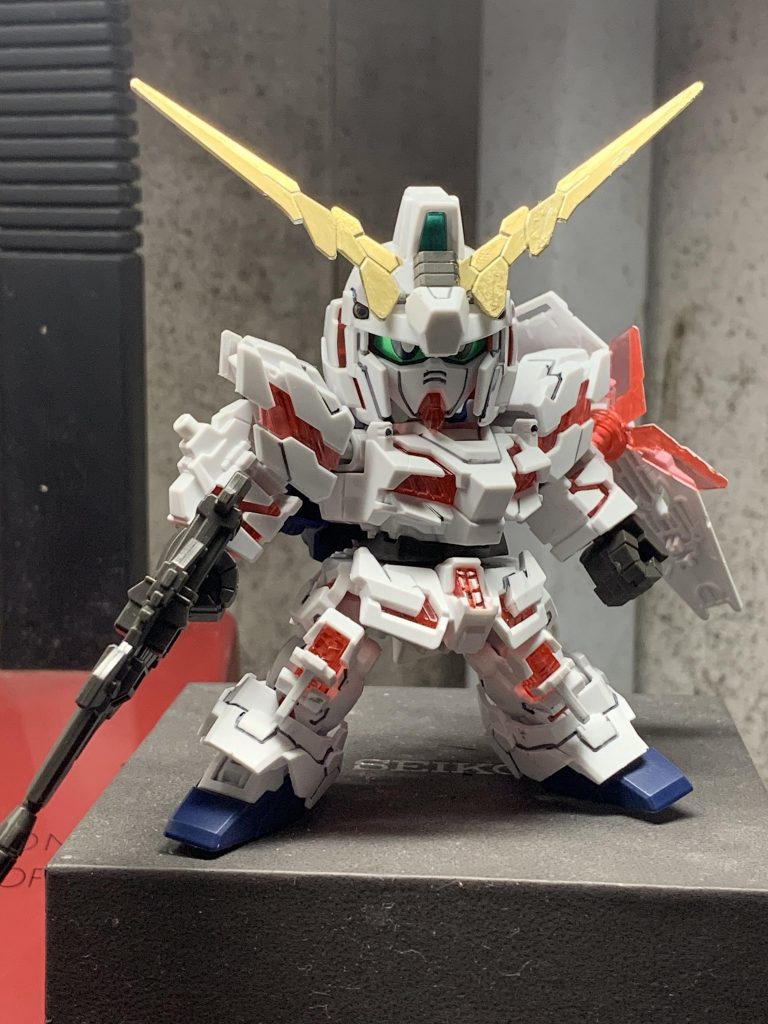 ビームマグナムを構えたポーズ。マグナムは造形がしっかりしててかっこいいです！