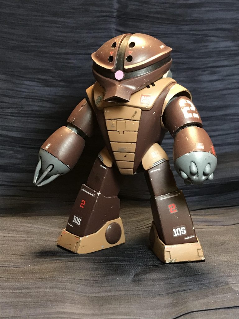 設定画風ポーズ。
今回は珍しく、見た目は変えず設定通り(?)に仕上げました。
アッガイに関してはこれがいいと判断した次第です。