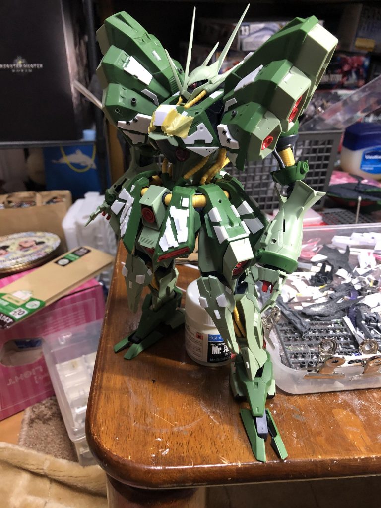 そこから自分で何となくいい感じなところにプラ板貼りました