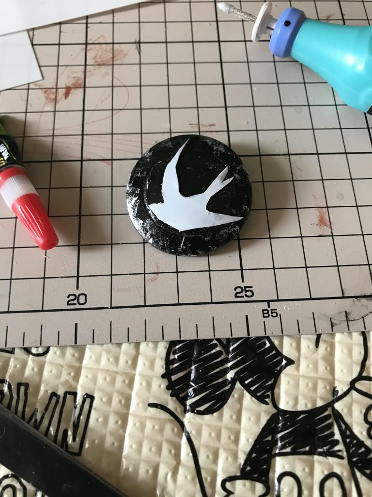 ツバメのマーク
切り取りに苦労しました。