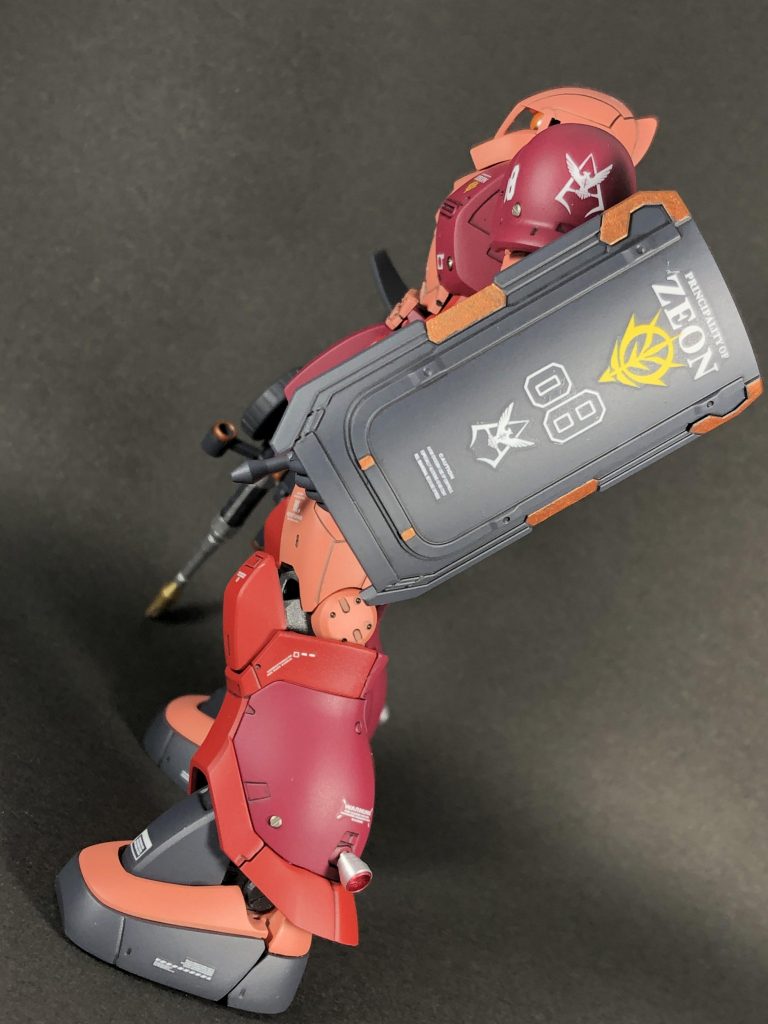 HGオリジン版ザクⅠシャア専用カラー–3枚目/制作者：ぽんじゅ