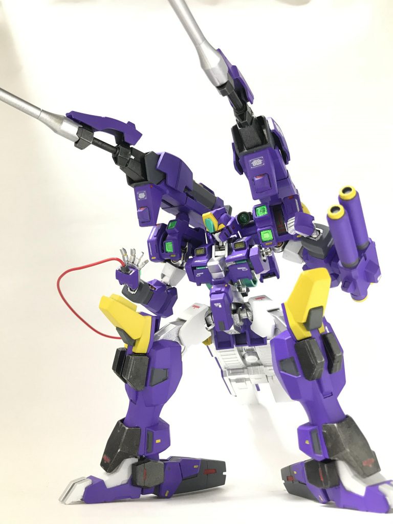 ダインスレイヴ二発同時に射出可能な強靭なフレーム、装甲を擁している