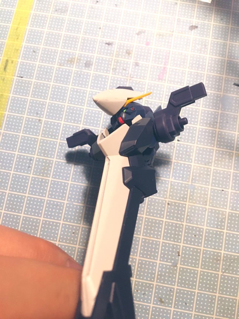 角度によってはしっかりカメラアイが確認できます。何というチラリズム…