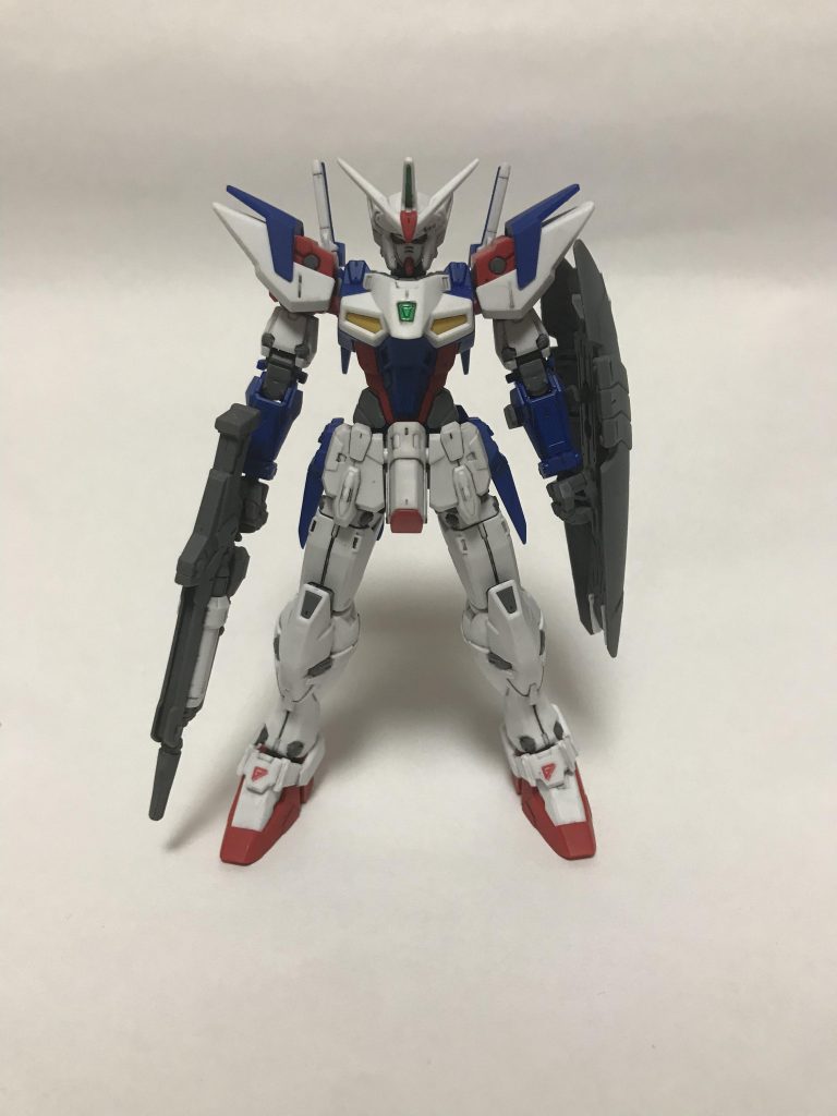 最近のHGにしてはブンドドし難いので素立ちが1番かっこよく決まります