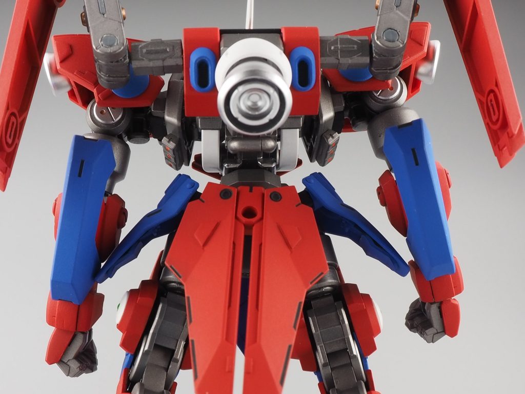 流星号のバックパックそのままだと味気ないのでジャンクパーツを足し、バーニアの中に小さめのバーニアを入れダブルにした。