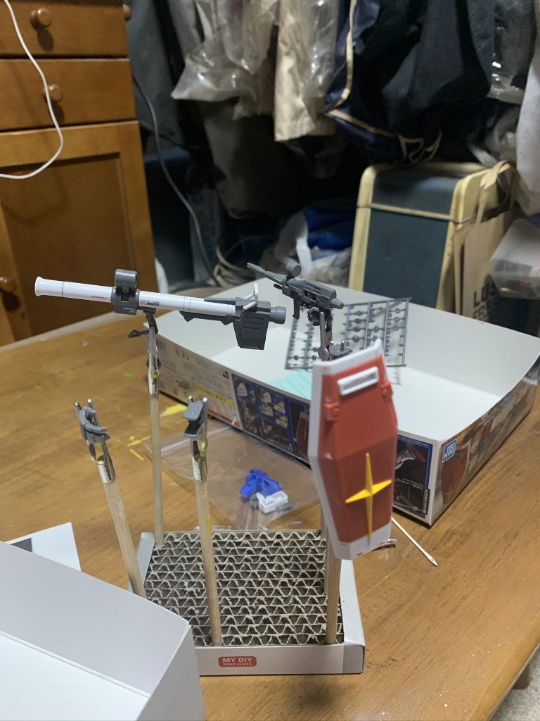 トップコートしてる所、製作工程の写真があまりありません。