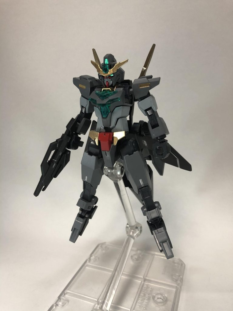 コリラガンダム改
コリラガンダムを改造し、この時点でもう羽つけてスピードアップしときゃいけんじゃね？の精神のもと作られた(悪夢の始まり)

初代コリラガンダムと比べてスピードと頑丈さに極端なまでにこだわっており、機体のテストをしなかったためこの時点でゴリスリィの中の人のキャパシティをオーバーしていた(乗り物酔い的な意味で)
本家コアガンダムⅡのような変形機構は無く飛行機に変形しそうな各所の形状は単純に空気抵抗を減らすフォルムにするためである