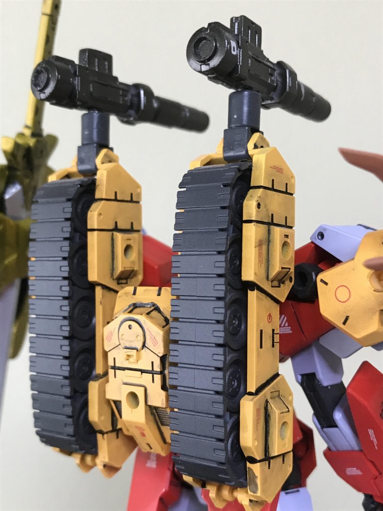 背中のキャタピラは 30mm アルト(陸戦仕様)[ブラウン] を使用しました。