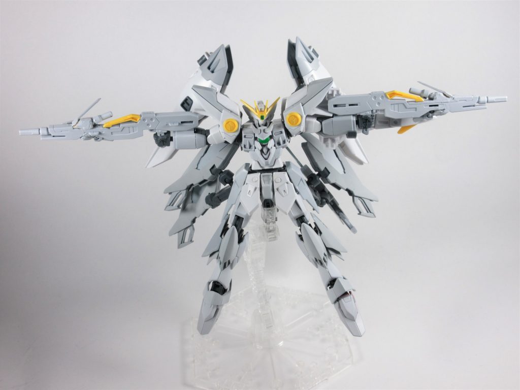 最大出力ではコロニーすら落とすほどであり、大型のオブジェクトの破壊もたやすく行えるほど
また二挺を分けて使用することも可能で、別方向への射撃による殲滅も可能。
ちなみに最大出力では三発が機体のエネルギー量的に限界