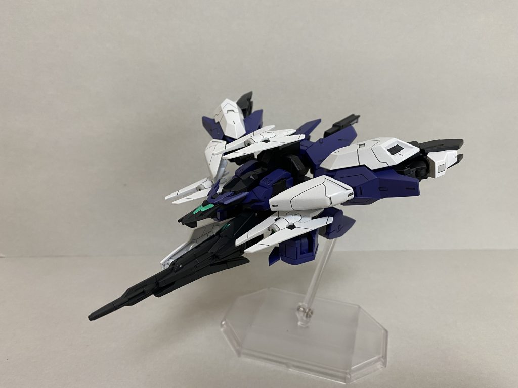 ウラヌスアーマー
逆三角形なシルエットが非常にかっこいいです
こういうモビルアーマーいそう