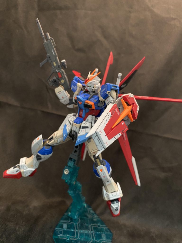 黄色のパーツは、蛍光オレンジに変更。