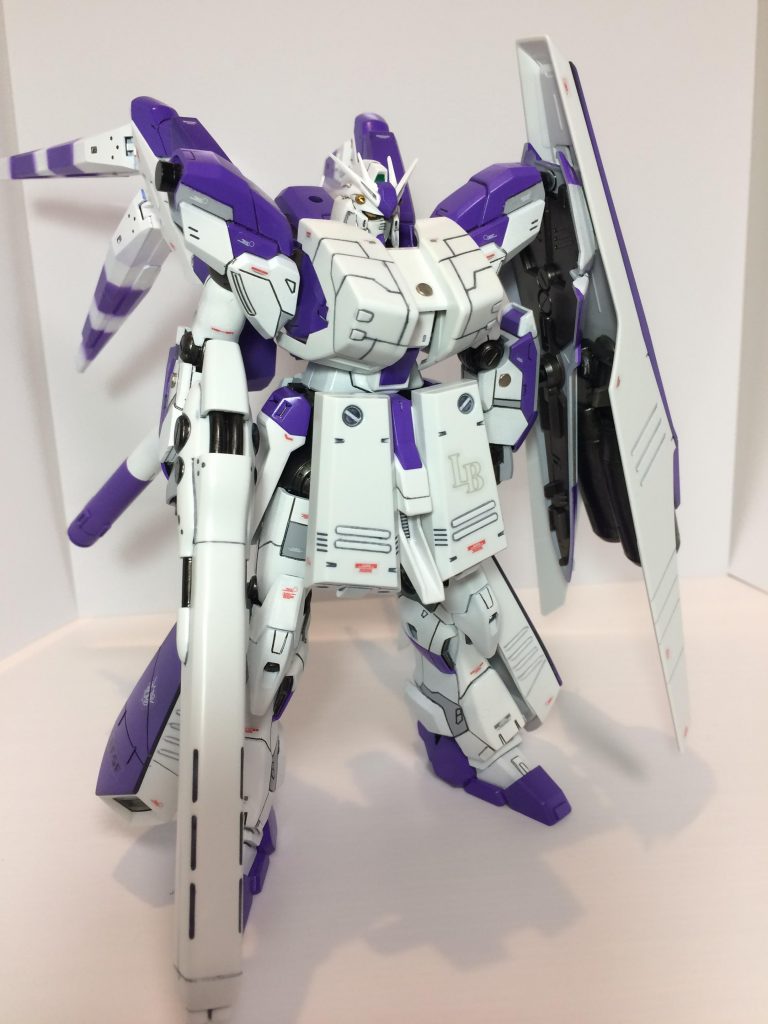 HWSです。
νガンダムHWSからまるまる持ってきました。なので、胸の装甲は若干??サイズオーバーです笑。全てネオジム磁石でくっつけてます。
胸の装甲の磁石を隠すつもりだったのですが、自分の面倒くさがりの性格が出てしまった結果、こうなってます苦笑。