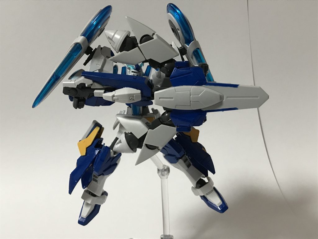 0アーチェリー
0ブースターを一部変形させることによって完成する弓型の武装。
本機最大の威力を誇る。