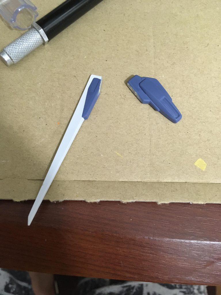 あっ
この後タミヤセメントで事なきを得ました。