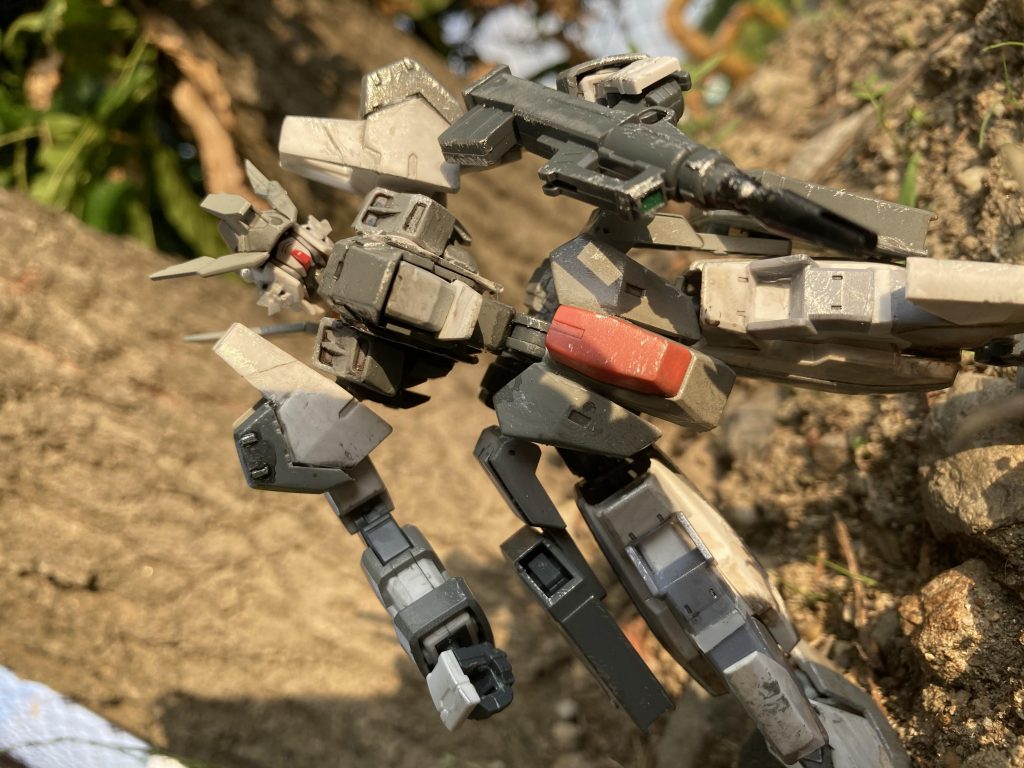 設定

GMフラッド     型式番号　RGM-79CM
　　　　　　　頭頂高　　18.0m
                         本体重量　50.0t
                         全備重量　66.0t
       ジェネレーター出力　1.790kw
　 装甲材質　チタン合金セラミック複合材
　　　　　　　武装　ビームマシンガン
　　　　　　　　　　ビームサーベル
　　　　　　　　　　肩部シールド
　　　　　　　　　　