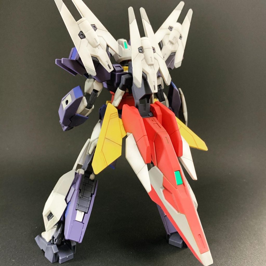 背面も細かく塗り分けてみました。