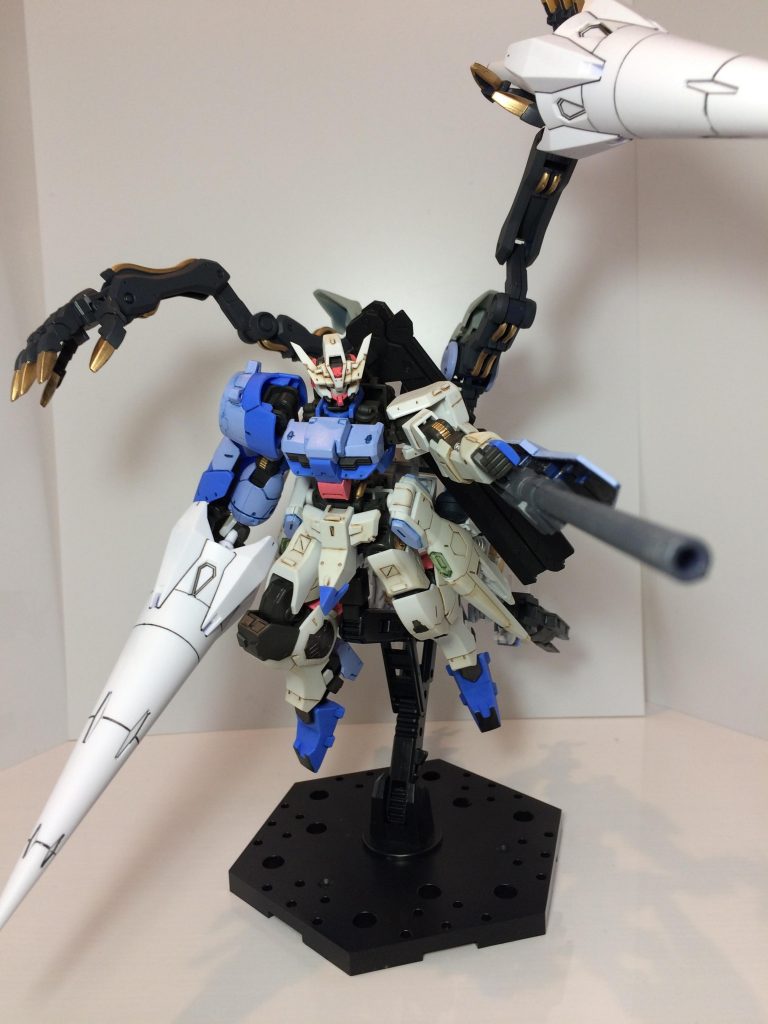 巨大サブアーム展開!
駆けながら敵を薙ぎ倒す!
という妄想です笑
射撃系の武器ももう少し盛りたかったのですが、集中力が切れてしまいました‥。