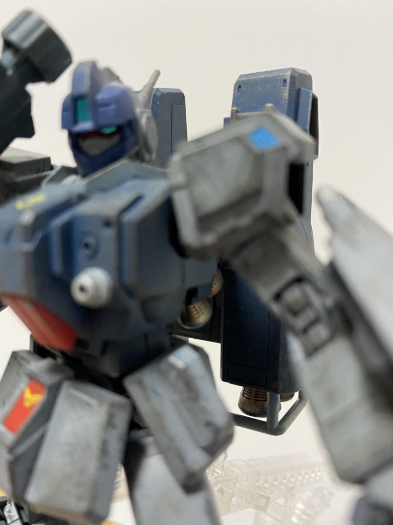 バイザー下からちらりカメラ！