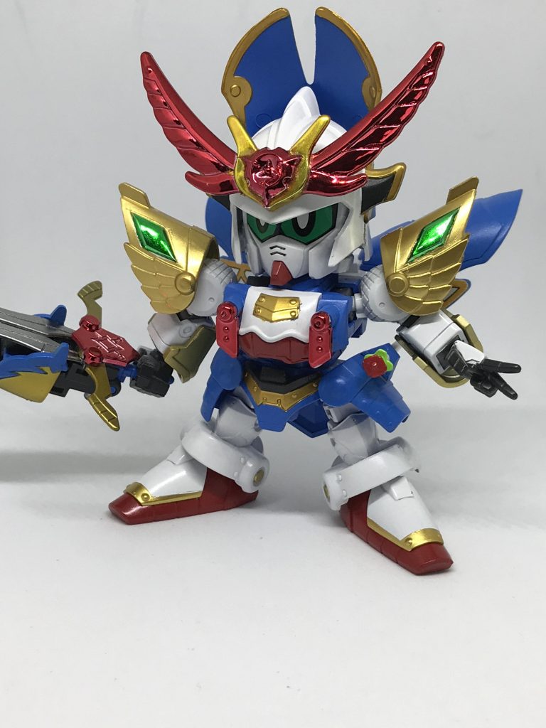 肩に神具がつく事でバランスのいいフォルムです