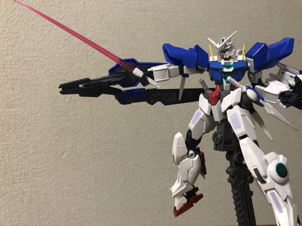 最後に…
撃ち落とせな〜い!
パッと見エクシアっぽいけど本家と並べるとちょっと違う、いいフェイクアーマーが出来ました!